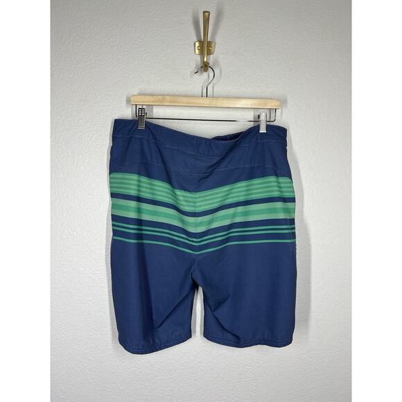 Vineyard Vines Performance Board Swim Shorts Mens 36 Multicolor Striped Stretch - Picture 3 of 4